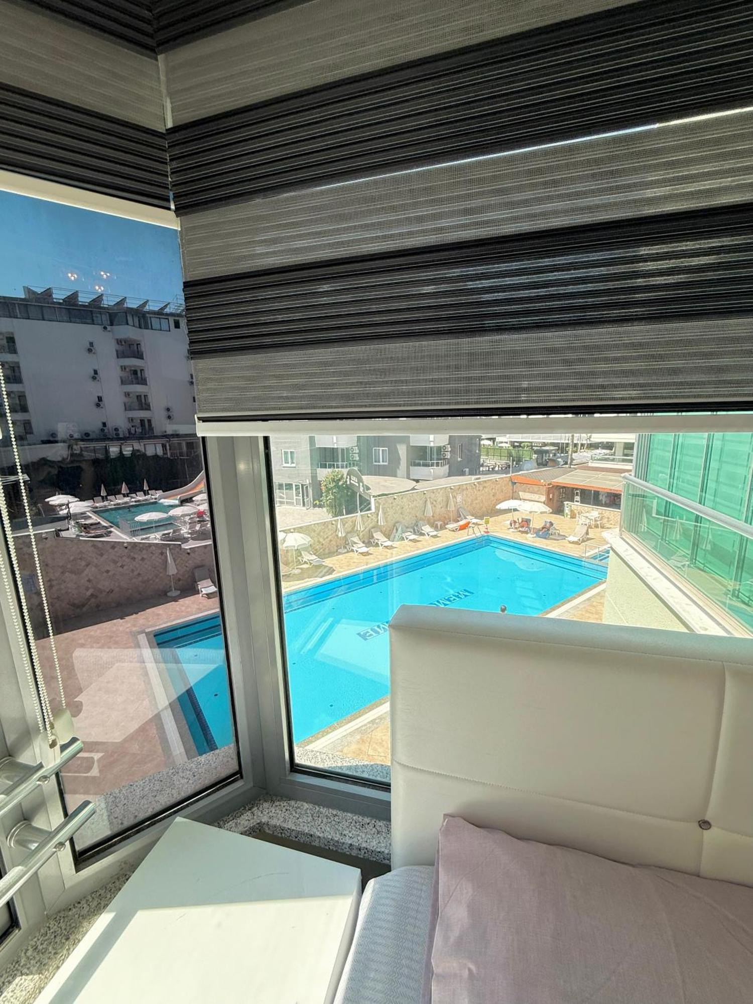 Sa Apartments! Beachfront Apartment With Sea View & Pool Alanya Esterno foto